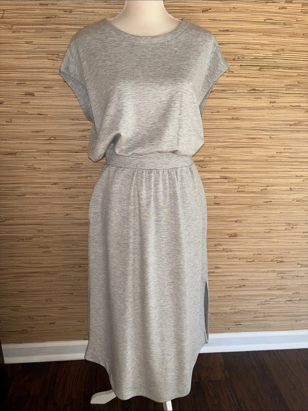 Lou & Grey Light Gray Women's Midi super soft dress pockets medium nwt